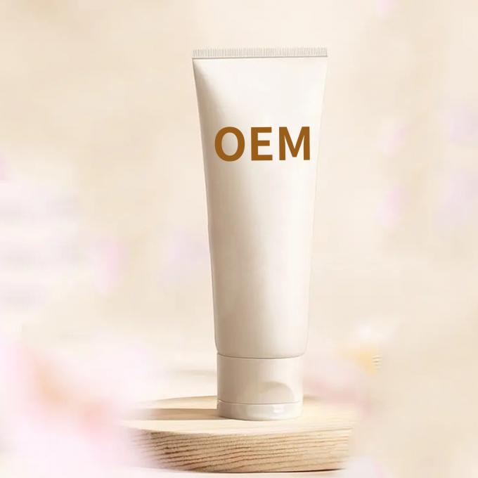 OEM เครื่องล้างใบหน้าที่มีน้ําอัดไร้กลิ่นหอมที่มี Niacinamide สําหรับผู้หญิง 0